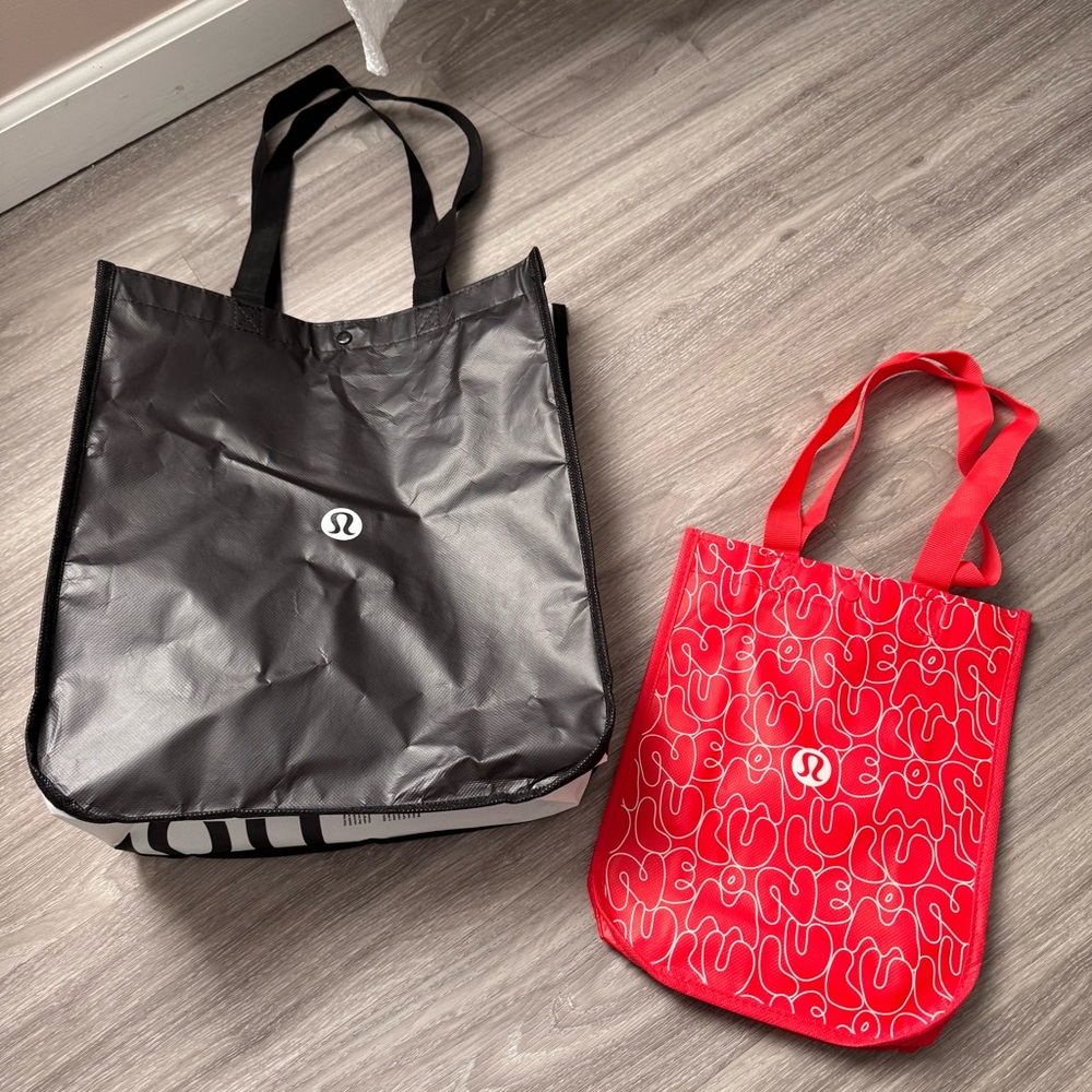 Lululemon shopping totes